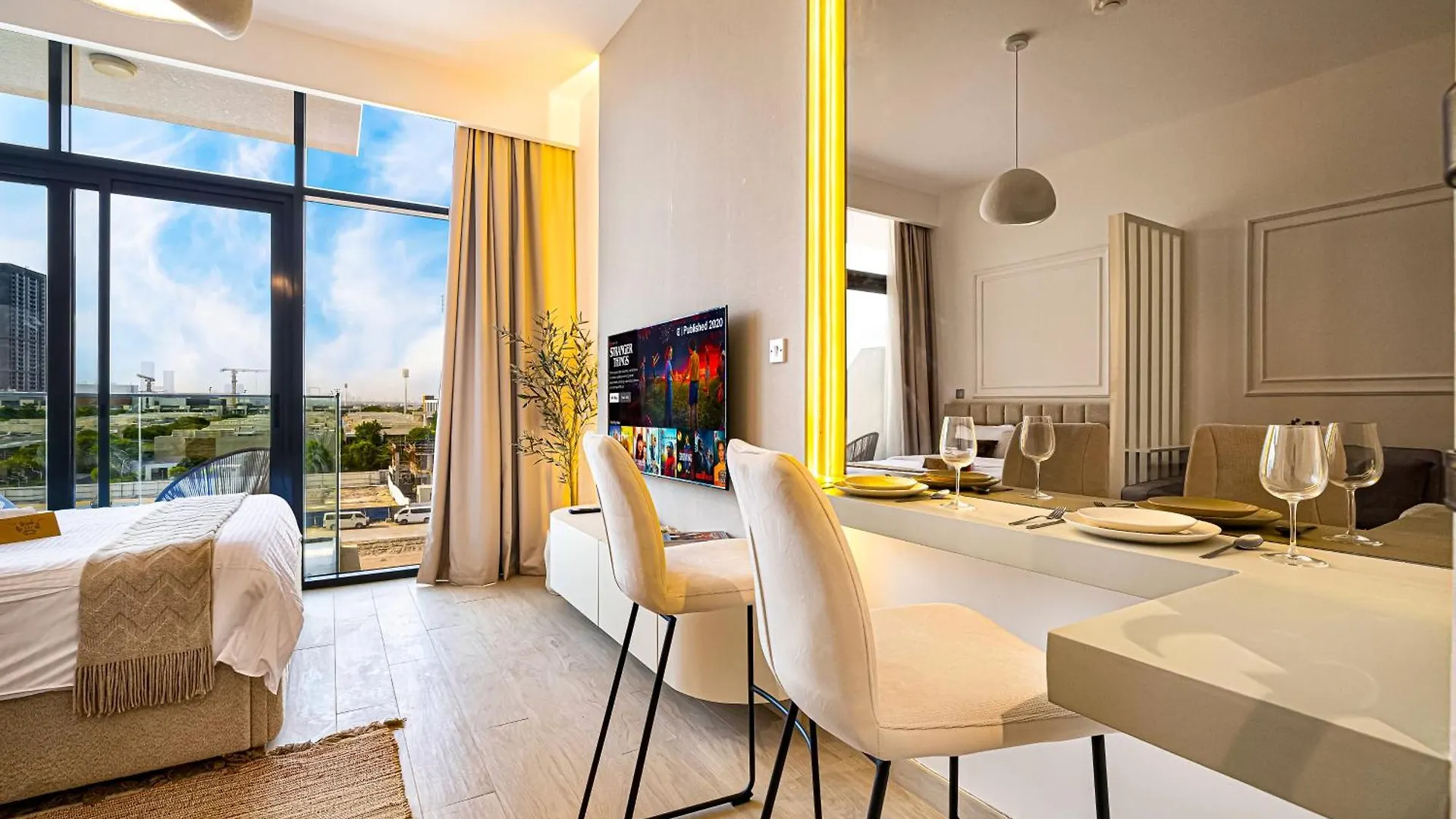 Brand New Studio In Azizi Riviera Dubai 0*,