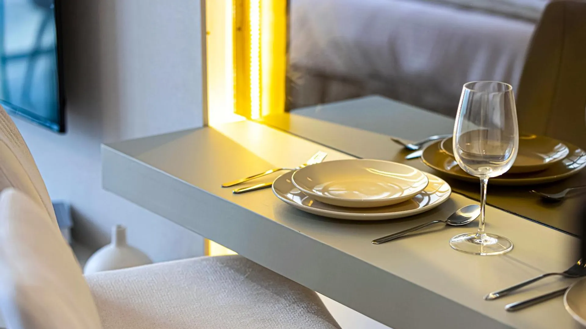 Brand New Studio In Azizi Riviera Dubaj