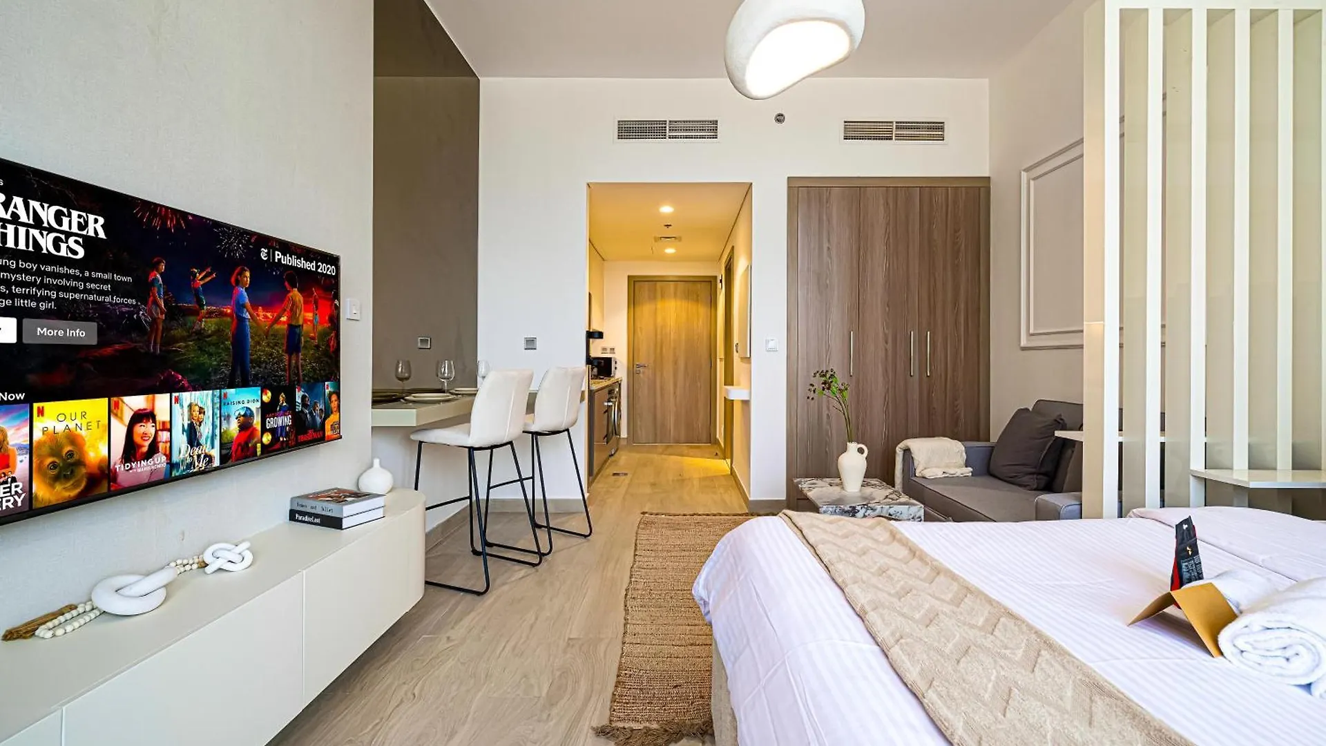 Brand New Studio In Azizi Riviera Dubaj